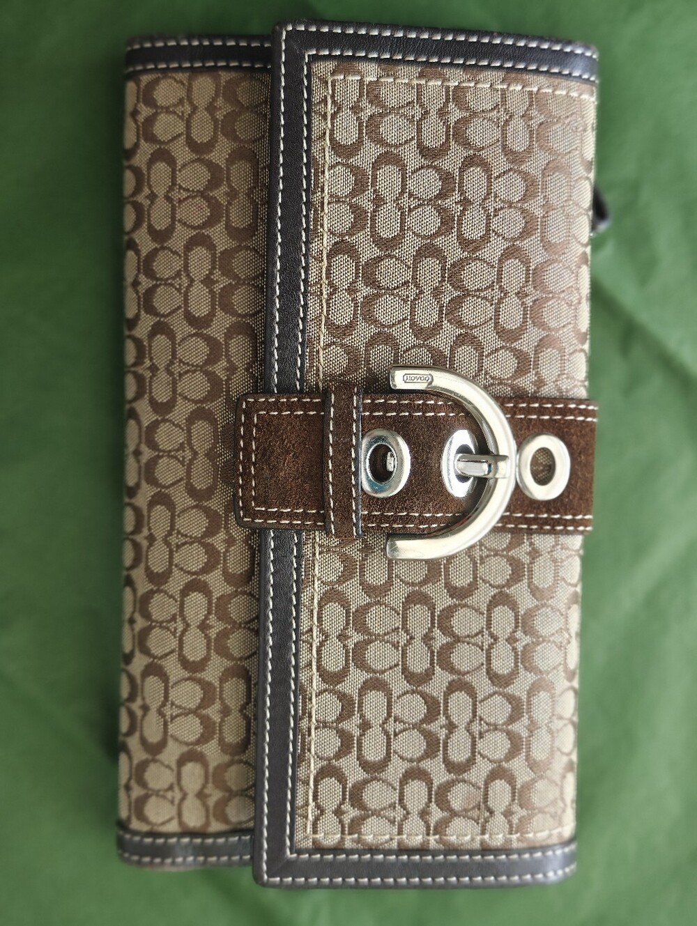 Coach Signature Logo Soho Wallet Buckle Zip Folding Credit Card Beige Brown EUC
